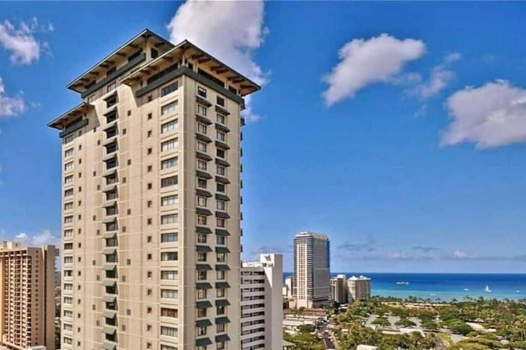 Brooks Beach Vacations Wyndham 4 Star Resort 1805 Waikiki Honolulu Exterior photo