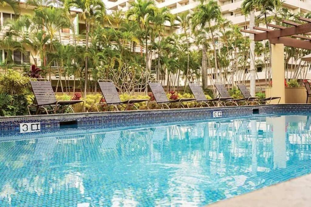 Brooks Beach Vacations Wyndham 4 Star Resort 1805 Waikiki Honolulu Exterior photo