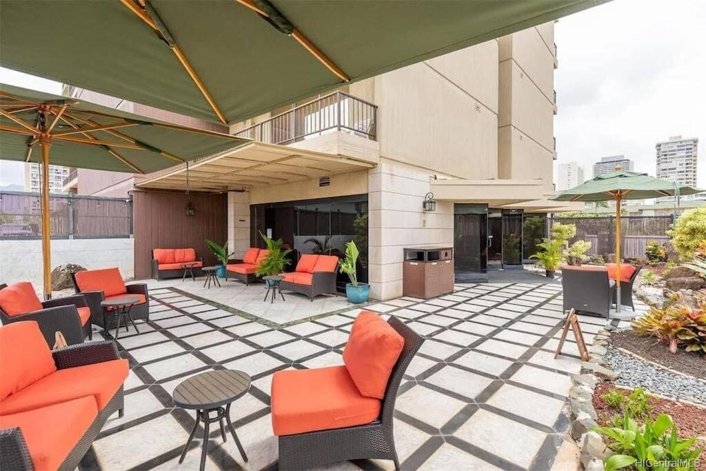 Brooks Beach Vacations Wyndham 4 Star Resort 1805 Waikiki Honolulu Exterior photo